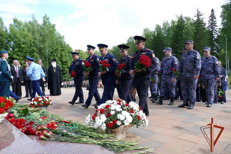 Память погибших в годы Великой Отечественной войны почтила Росгвардия в Томской области