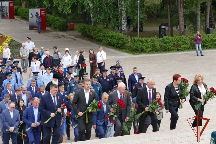 Память погибших в годы Великой Отечественной войны почтила Росгвардия в Томской области