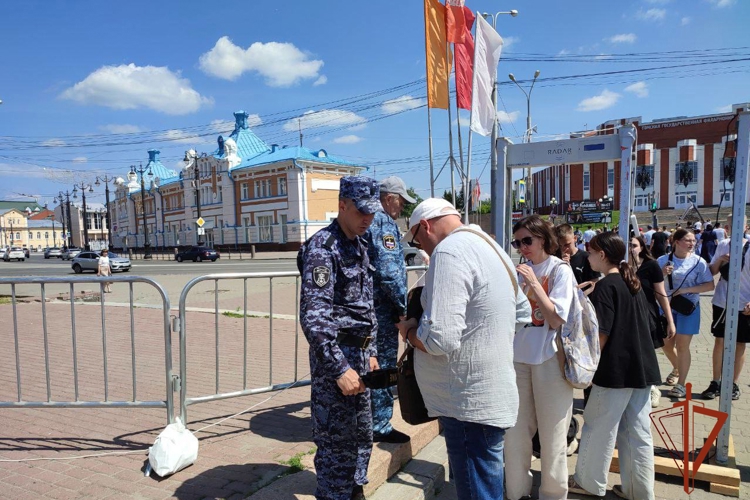 Росгвардейцы в Томской области обеспечили безопасность празднования Дня России