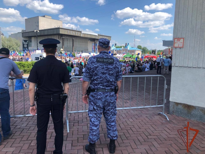 Росгвардейцы в Томской области обеспечили безопасность празднования Дня России