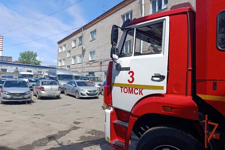 Совместные учения сотрудников Росгвардии и МЧС состоялось в Томске