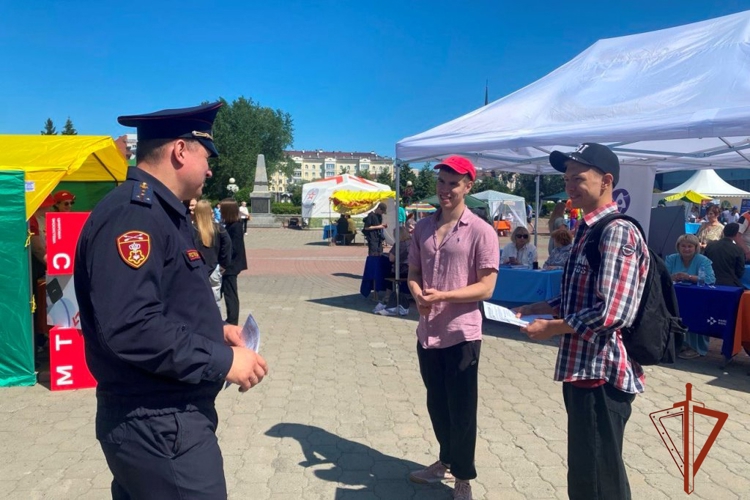 В Томской области Всероссийская ярмарка трудоустройства прошла при участии Росгвардии