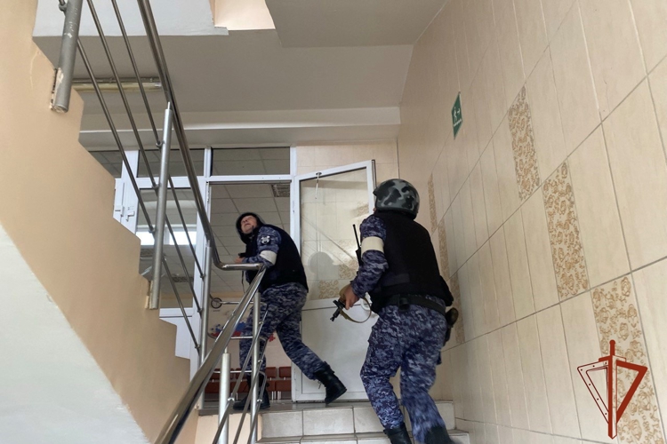 Всероссийские учения на объектах образования прошли при участии Росгвардии в Томской области