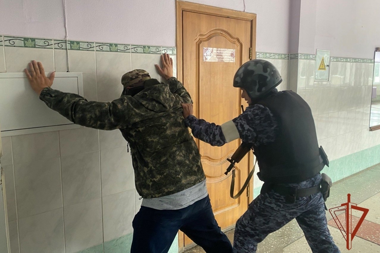Всероссийские учения на объектах образования прошли при участии Росгвардии в Томской области