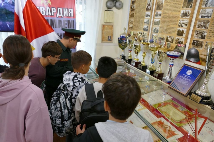 Росгвардейцы провели мероприятия по военно-патриотическому воспитанию школьников в Томске