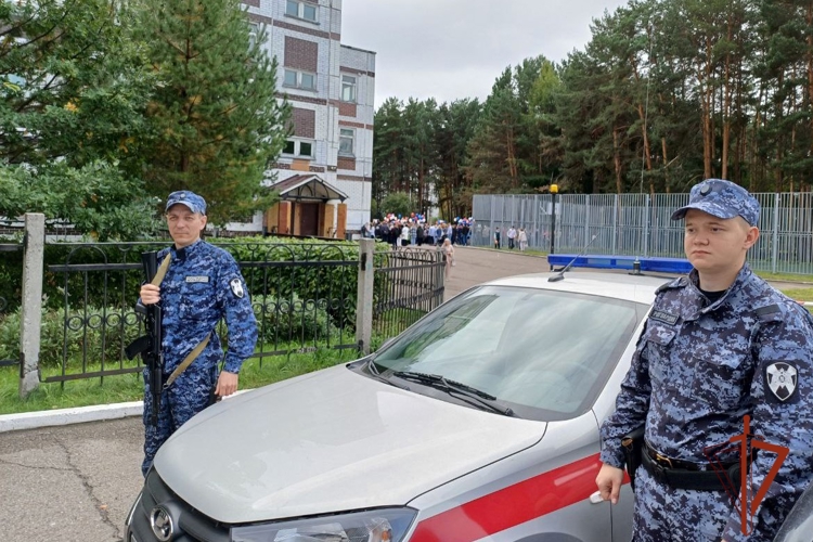 Росгвардия обеспечила безопасность Дня знаний в Томской области
