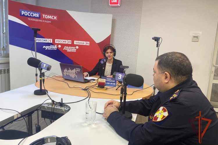 Слушатели «Радио России. Томск» узнали о приеме на службу во вневедомственную охрану Росгвардии