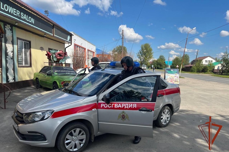 Сотрудники вневедомственной охраны Росгвардии провели учебную тренировку на охраняемом объекте в Томской области (видео)
