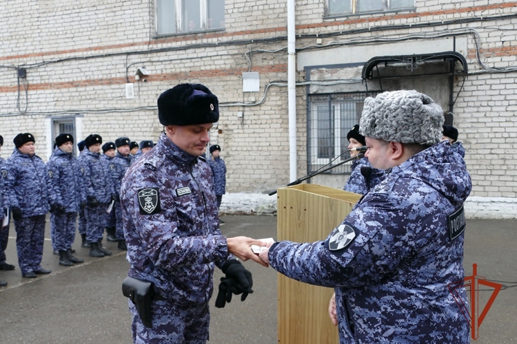 Торжественное построение в честь 73-летия вневедомственной охраны Росгвардии состоялось в Томске