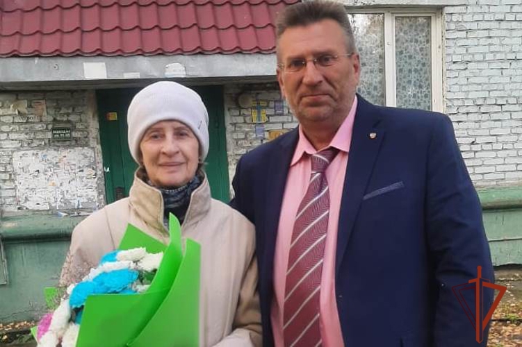 Росгвардия поздравила ветеранов ведомства с Международным днем пожилого человека в Томской области