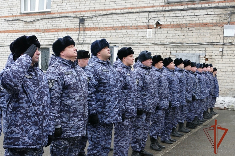 Торжественное построение в честь 73-летия вневедомственной охраны Росгвардии состоялось в Томске