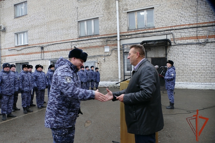 Торжественное построение в честь 73-летия вневедомственной охраны Росгвардии состоялось в Томске