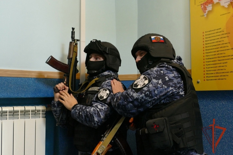 Торжественное построение в честь 73-летия вневедомственной охраны Росгвардии состоялось в Томске