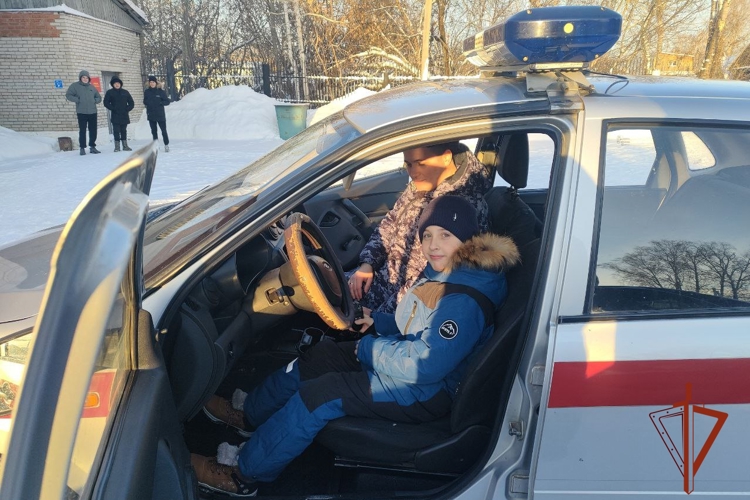  Росгвардейцы помогли осуществить новогоднюю мечту юному жителю из Томской области в рамках акции «Елка желаний»
