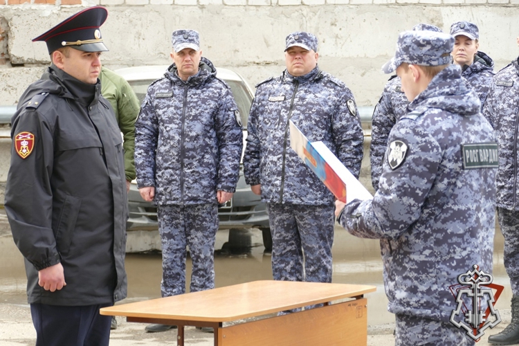 Молодые сотрудники Росгвардии приняли присягу на верность Отечеству в Томске