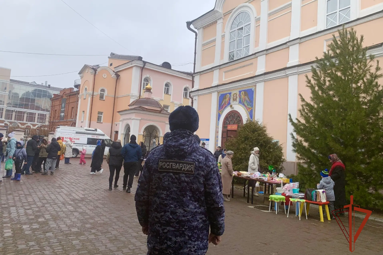 Сотрудники Росгвардии обеспечили охрану общественного порядка во время празднования Пасхи в Томской области