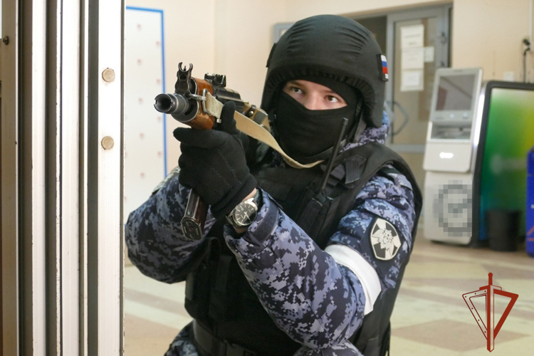 Сотрудники Росгвардии в Томской области приняли участие в командно-штабном учении по пресечению условного террористического акта (видео)