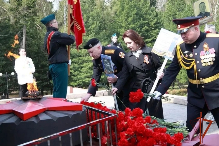 Парадный расчет Росгвардии торжественно прошел по главной площади Томска в День Победы