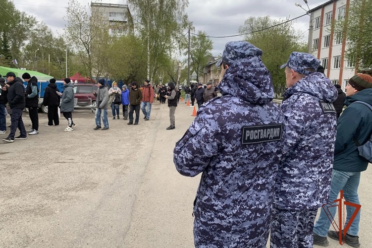 Росгвардейцы обеспечили правопорядок на футбольном матче в Томске