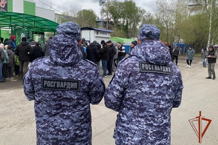 Росгвардейцы обеспечили правопорядок на футбольном матче в Томске