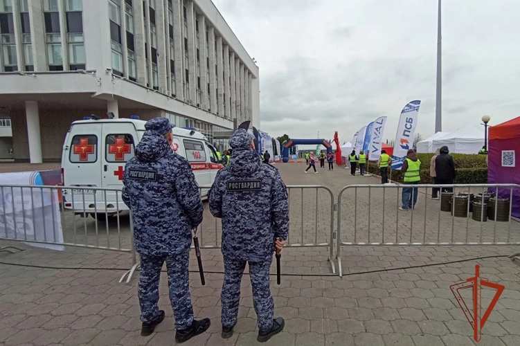Росгвардия обеспечила безопасность юбилейного Всероссийского полумарафона «ЗаБег.РФ» в Томске