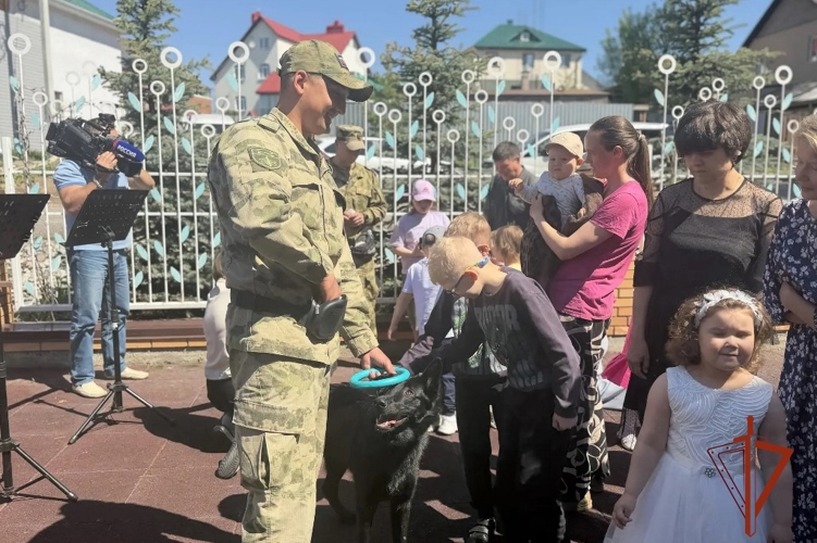 Росгвардейцы в Томске поддержали детей с тяжелыми заболеваниями (видео)