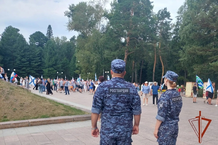 Росгвардия обеспечила безопасность празднования Дня Военно-Морского Флота в Томске