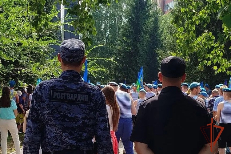 Росгвардия в Томской области обеспечила безопасность мероприятий, посвященных Дню Воздушно-десантных войск