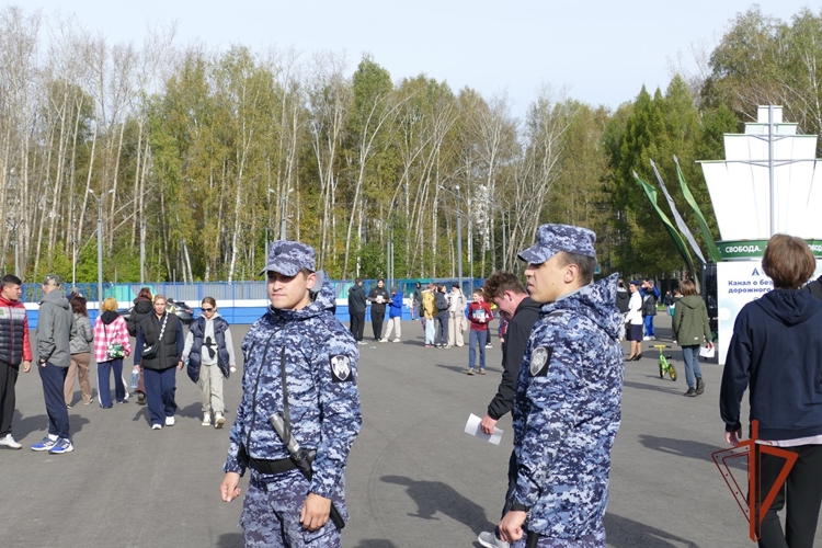 Росгвардейцы в Томской области обеспечили безопасность Всероссийского дня бега «Кросс нации – 2026»