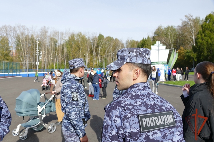 Росгвардейцы в Томской области обеспечили безопасность Всероссийского дня бега «Кросс нации – 2026»