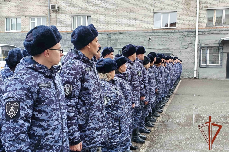 Торжественное построение в честь 74-летия вневедомственной охраны Росгвардии состоялось в Томске
