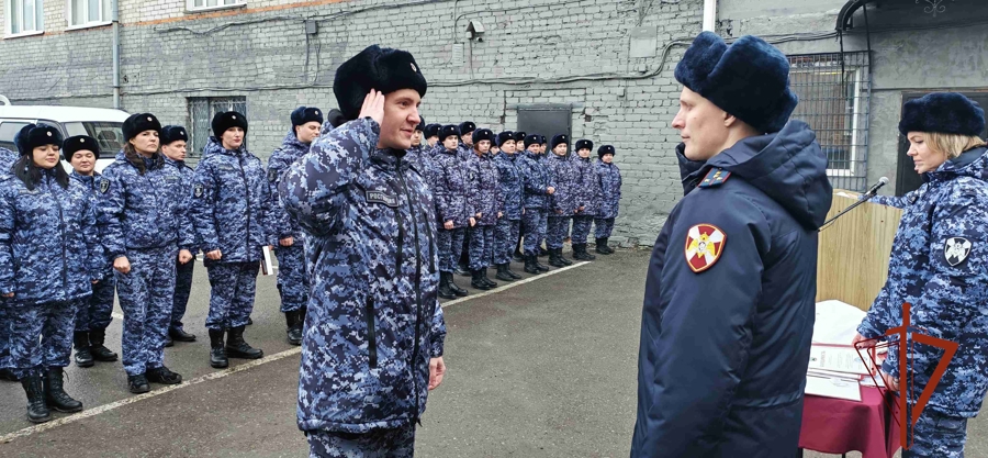 Торжественное построение в честь 74-летия вневедомственной охраны Росгвардии состоялось в Томске