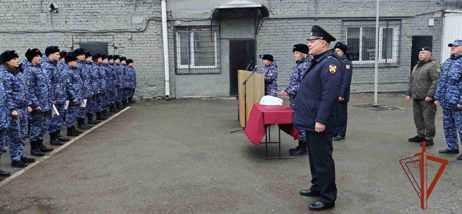 Торжественное построение в честь 74-летия вневедомственной охраны Росгвардии состоялось в Томске