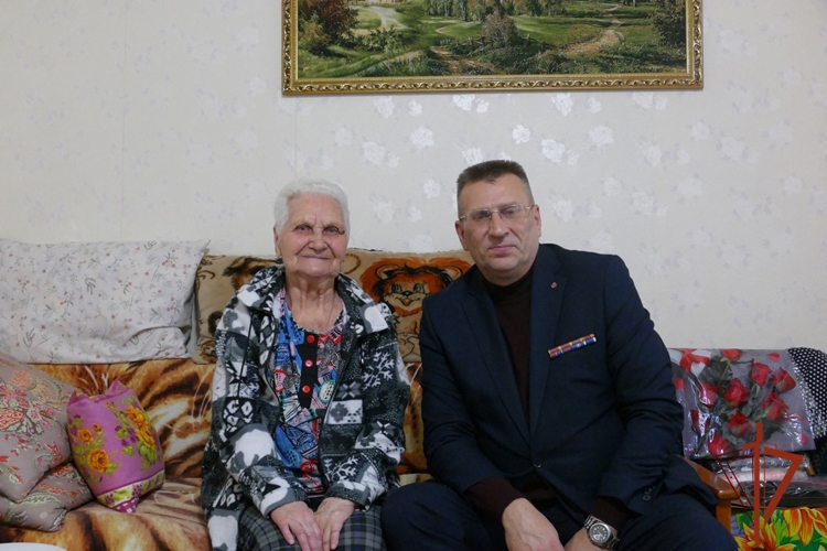 Ветеранов Росгвардии в Томской области поздравили с Международным днем пожилых людей