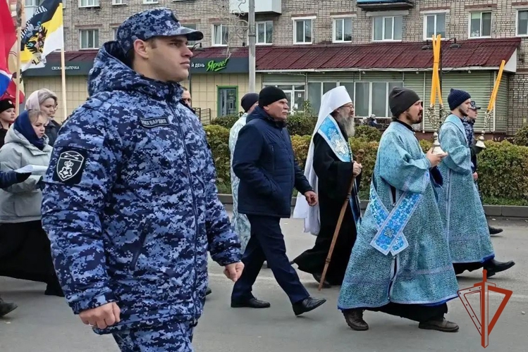В Томской области росгвардейцы обеспечили безопасность крестного хода